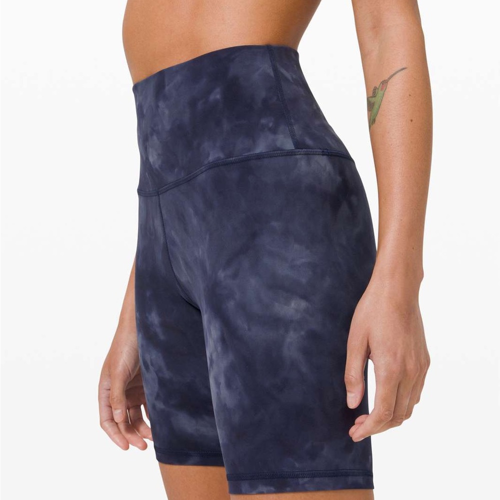 Align shorts size 6
